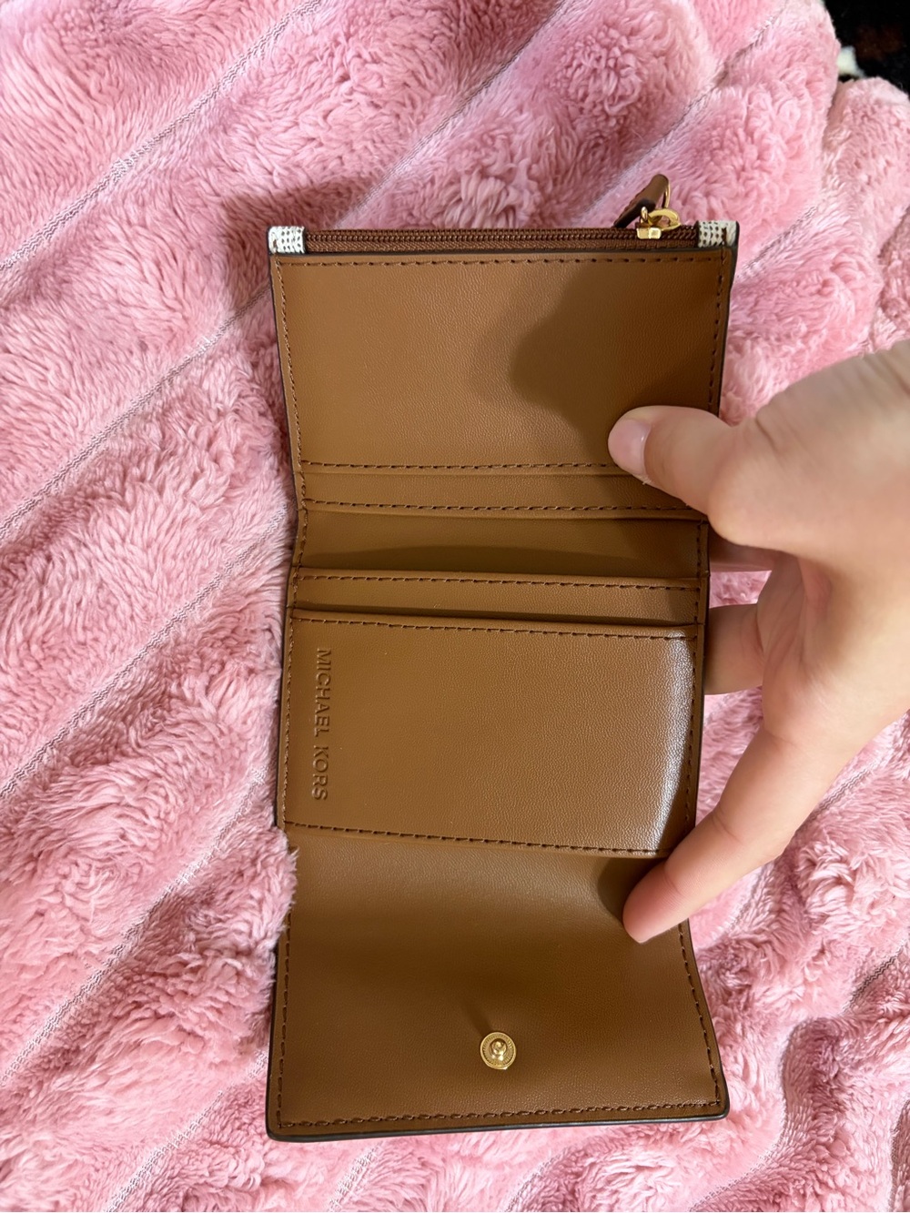 Michael Kors Cream Logo Compact Trifold Wallet with Gold Hardware - Picture 3 of 6